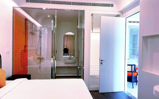 2 Bedrooms Apartment In Sunset Town