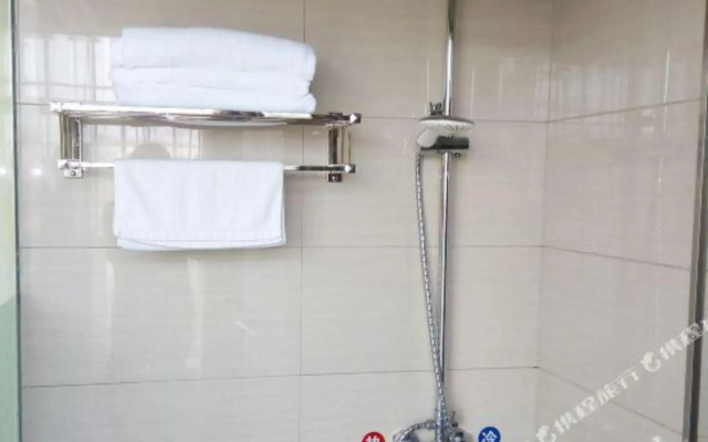 Qguoqiang Express Hostel
