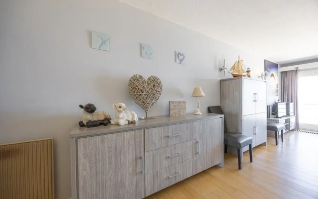 Charming Apartment With sea View and Parking Space