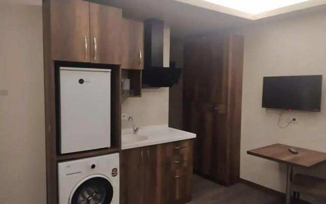 Center Room Residence