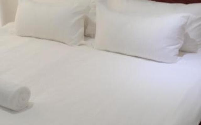 Commonlens Inn Hotel.
