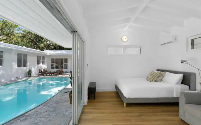 Memory Lane - Family Home With Pool