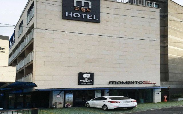 Momento Hotel