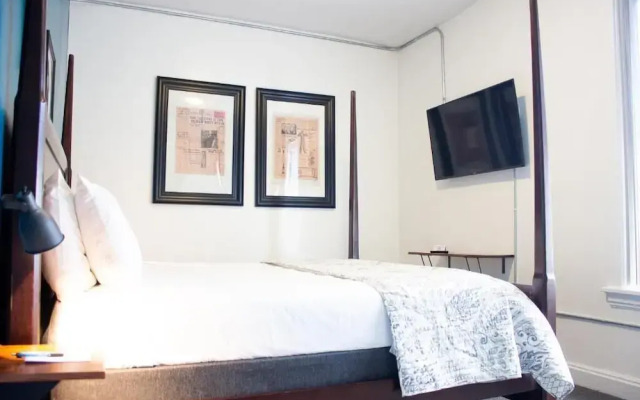 11th Avenue Hostel