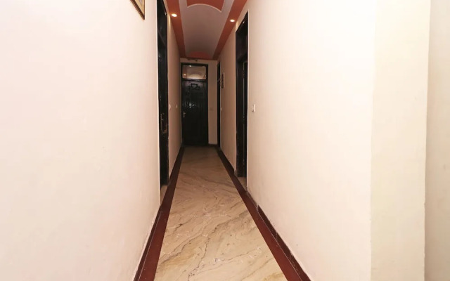 OYO 11603 President Inn