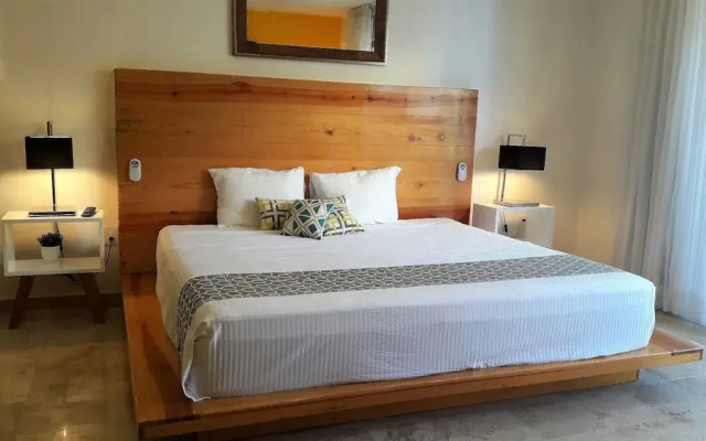 Quinta Bis Front King by SunandSea