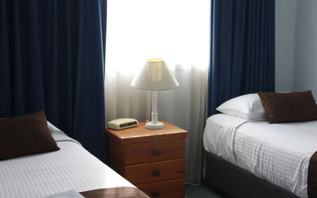 Mid City Motor Inn