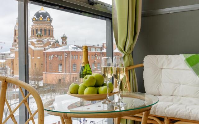 БелосНежность на набережной Обводного канала 108