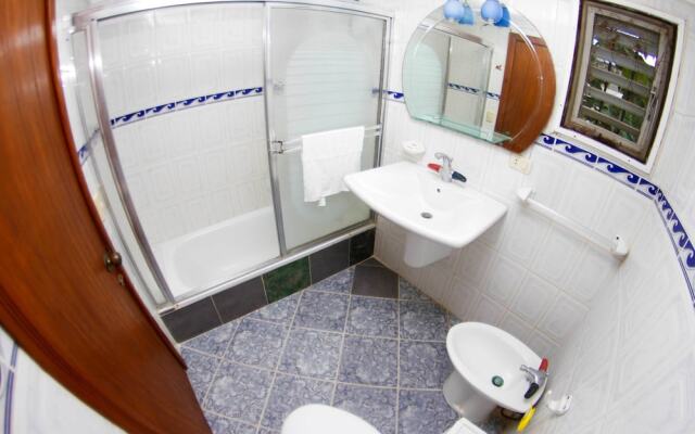 Apartamentos Hostal Cayuco Boramar