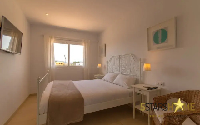 Mar 1 Family Villa Near Beach