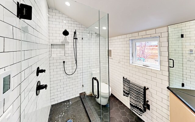 Hillcrest - 3 Br Cabin