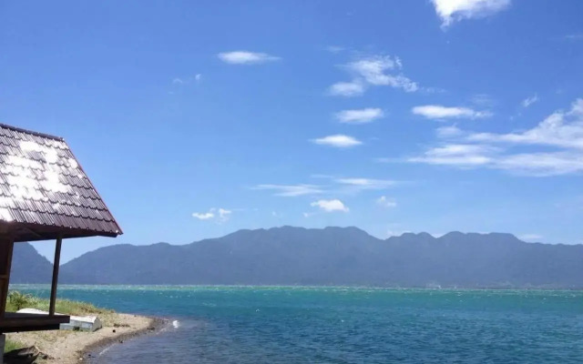 Muaro Beach Bungalow