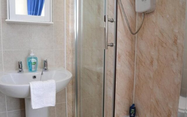Lynmoore Guest House - BB