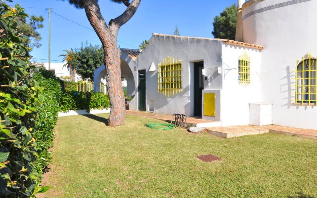 Located on a Quiet Cul-de-sac, Just Within 1 Mile From the Centre of Vilamoura
