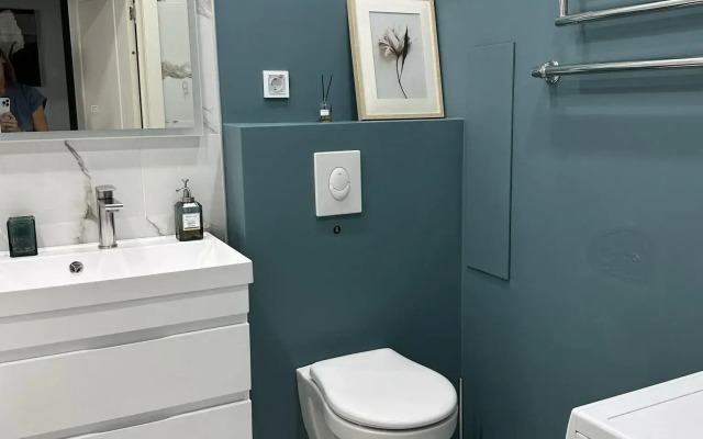 Apartments on Oboronnaya 102B street