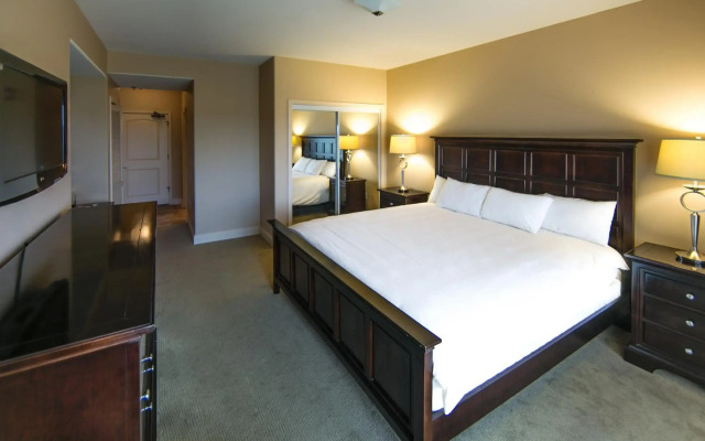 Lodge Of Four Seasons Golf Resort, Marina & Spa