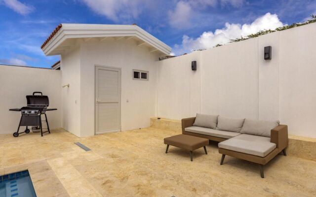 Breathtaking Views 2br3ba Private Pool Large Space