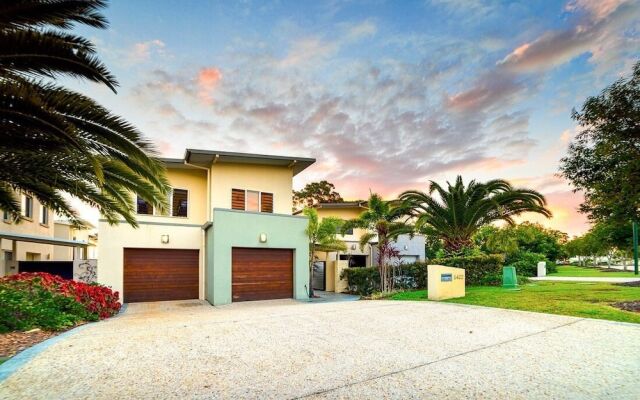 Bayhill Manor in Sanctuary Cove