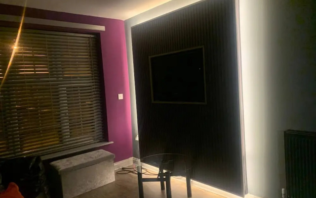 Liverpool City, Fairfield Duplex Suite