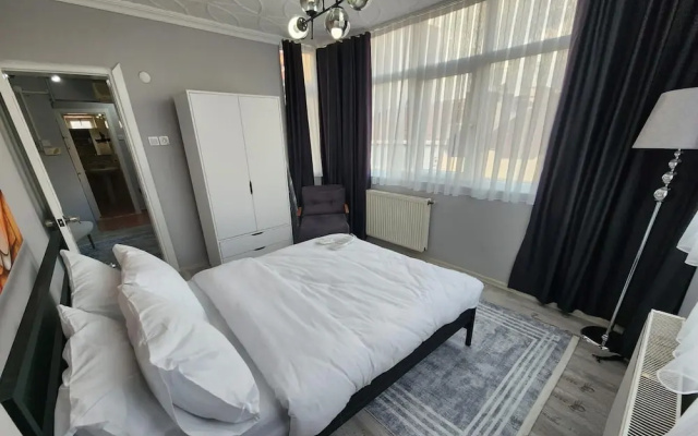 Aram Kerasi Rooms