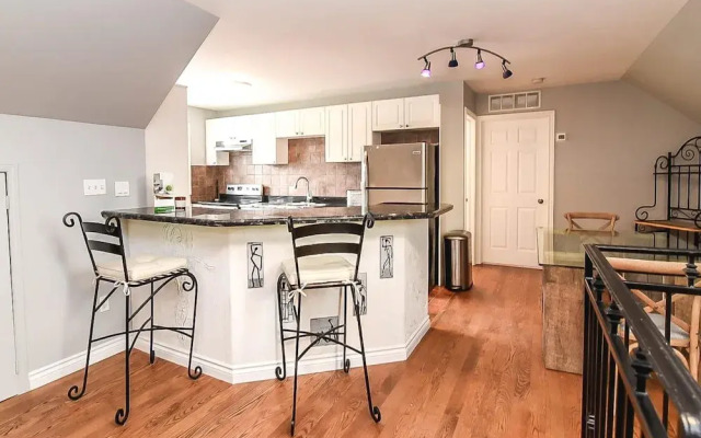 Private 2bdrm Unit With Ensuite Laundry - U5A