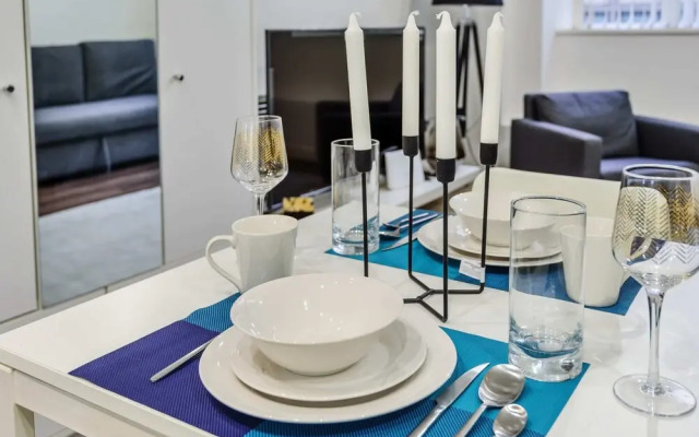 Contemporary Apartment - Liverpool