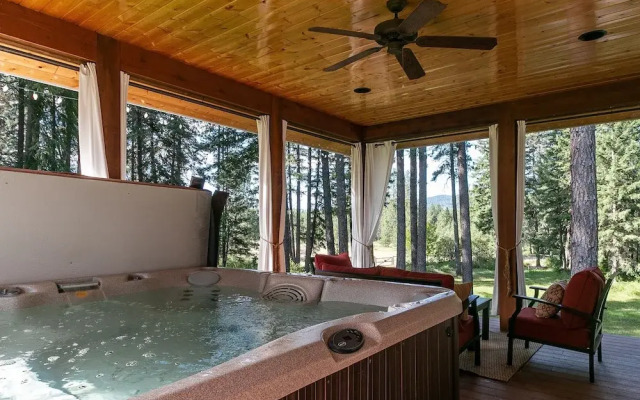 Meadow Wood Lodge in Shugart Flats