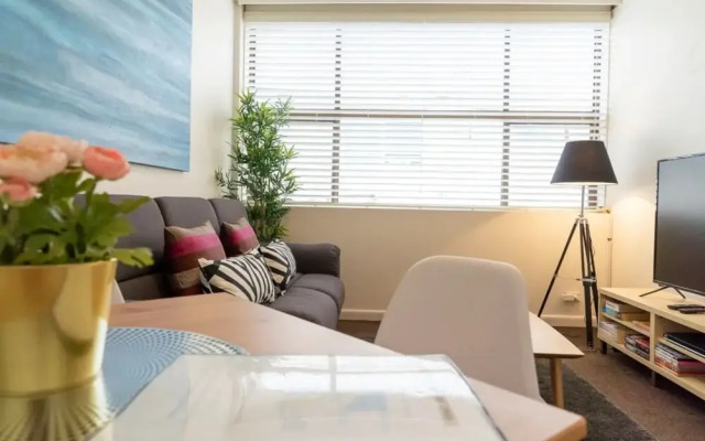 Comfortable New 1 Bedroom Apartment in St Klidas