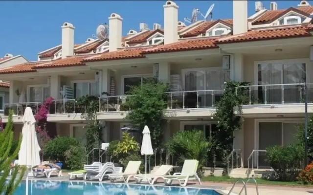 Villa AQ14 by JoyLettings