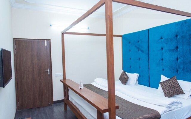 OYO 10949 Home Mount View 3BHK Villa Goverdhan Vilas