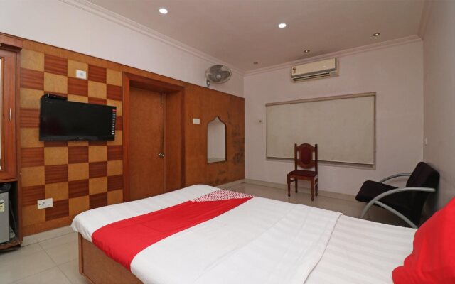 Hotel Monohar Inn By OYO Rooms