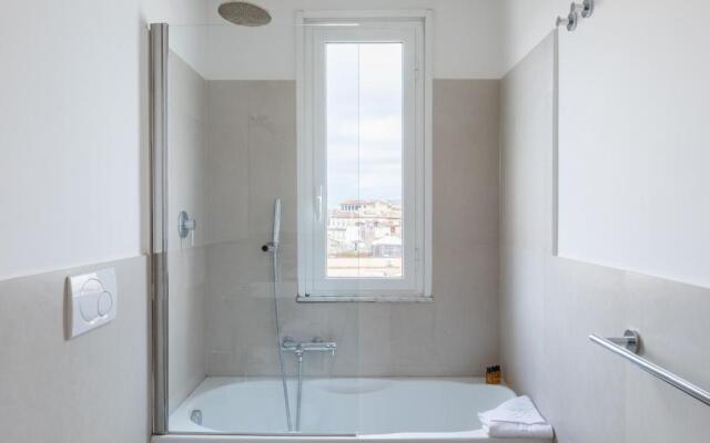 Amazing penthouse with private terrace in Trastevere