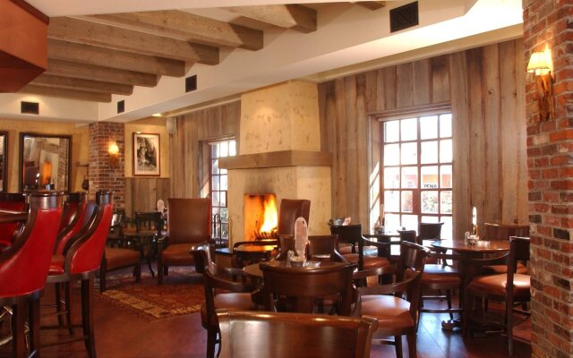 Inn of the Governors