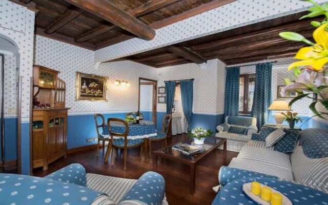 Spagna Blue Suites