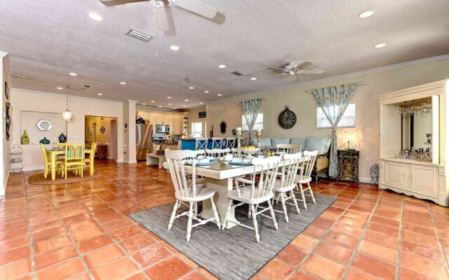 Sunset Point Apartment 4