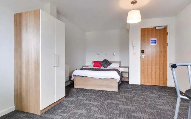 Student Spacious Studio at Islington II