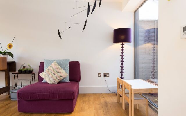 2 Bedroom House with Garden - Sleeps 6