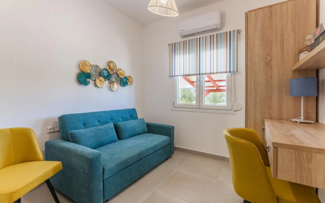 Gouves Family Apartment with Jacuzzi