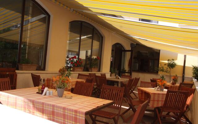 Asti Arthotel