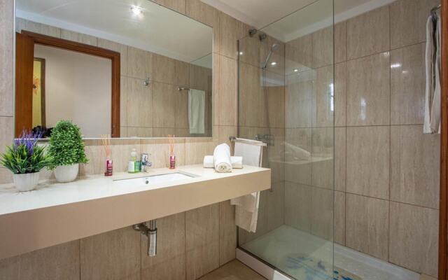 Apartment - 3 Bedrooms with WiFi and Sea views - 107925