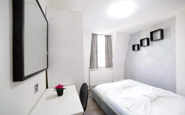 Imperial Court Suites