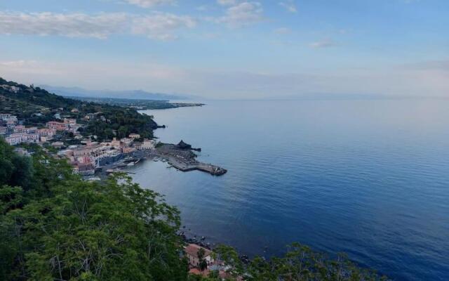 Via Vastea 43, tra il barocco e il mare