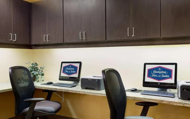 Hampton Inn & Suites Chicago/St. Charles