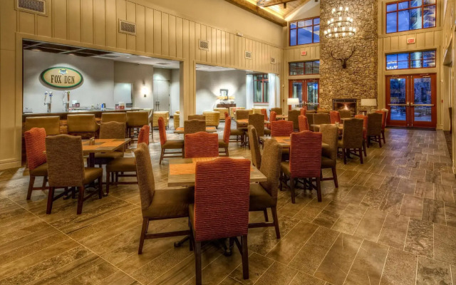 Black Fox Lodge Pigeon Forge, Tapestry Collection by Hilton