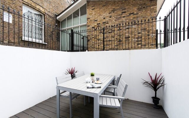Lovely 2BR flat in West London