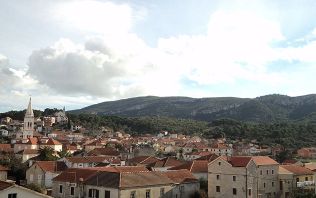 Apartment Neno - 50 m from center: Ana Jelsa, Island Hvar