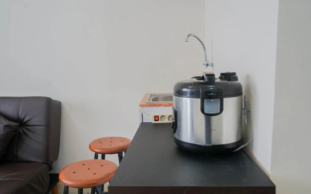 Comfortable 2BR Apartment at Green Pramuka near Mall