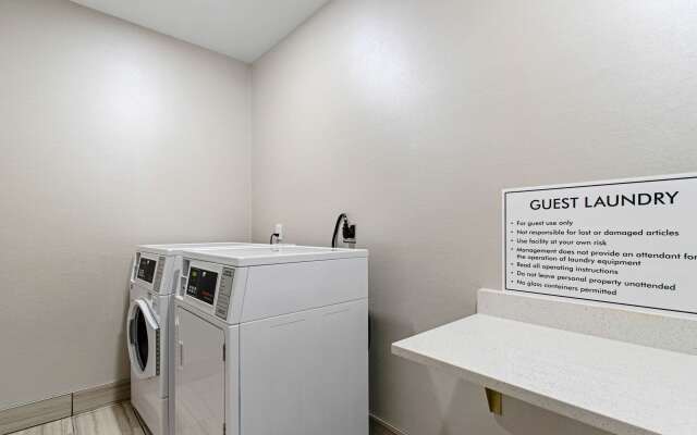 Comfort Suites Grove City - Columbus South