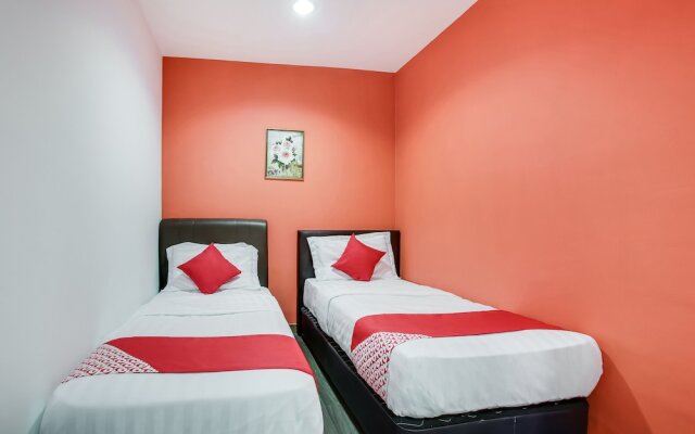 OYO 90282 Hotel Taj Seksyen 7