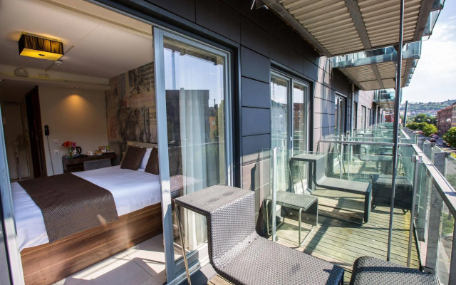 SuperStay Hotel